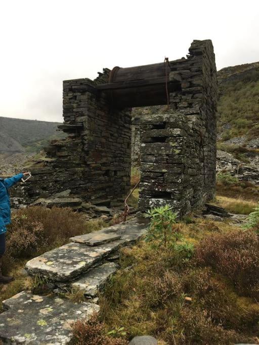 Cosy Terrace Cottage Built Into The Mountain Side. Blaenau Ffestiniog Eksteriør bilde