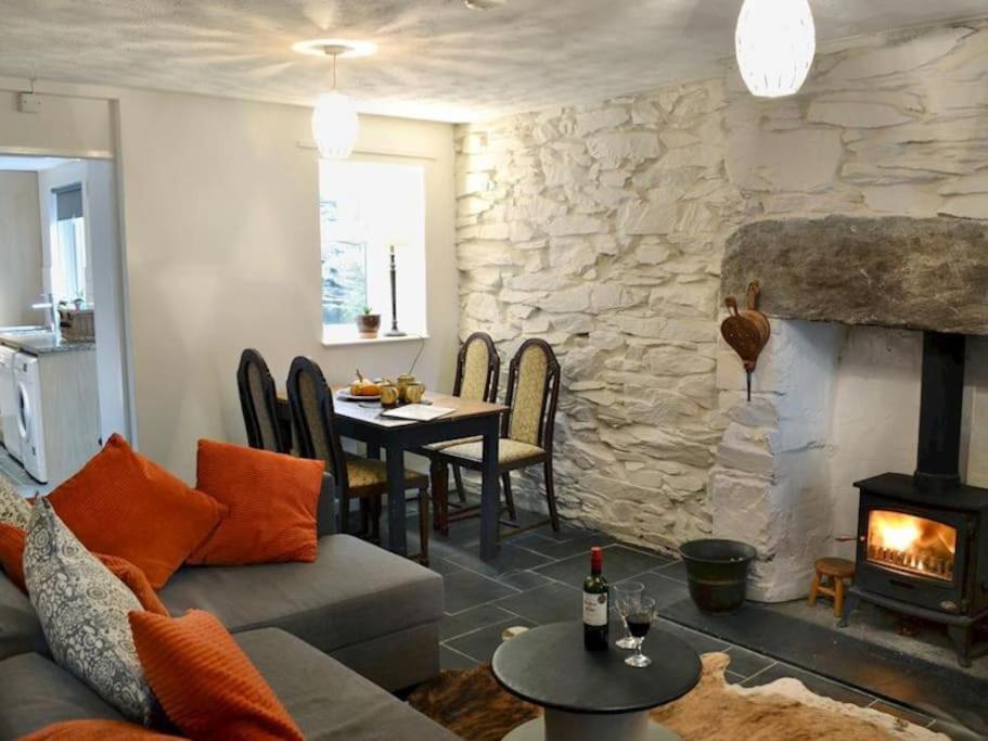 Cosy Terrace Cottage Built Into The Mountain Side. Blaenau Ffestiniog Eksteriør bilde